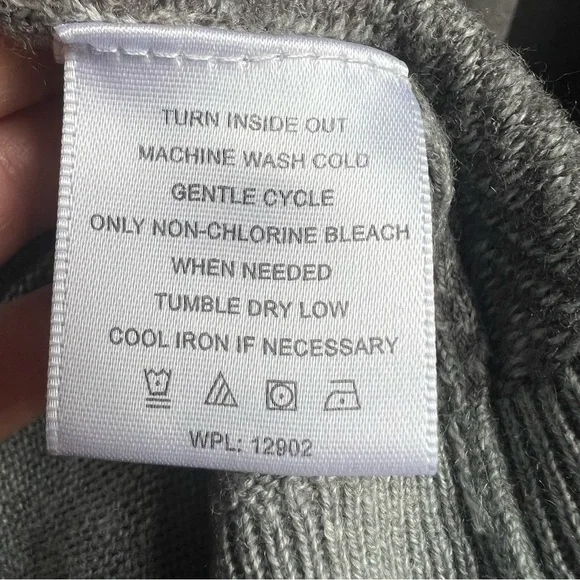 Tricots St. Raphael Men’s Geometric Square Design Crewneck Sweater, Large - Picture 6 of 11